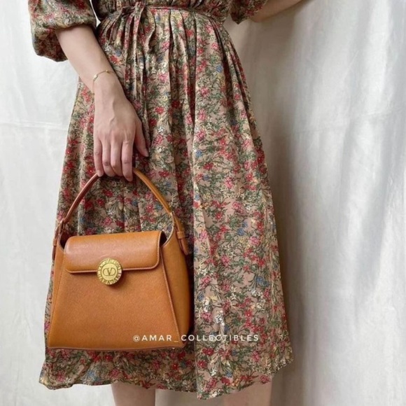 100% Authentic black VALENTINO GARAVANI medal motif vintage purse from Japan - Picture 9 of 10